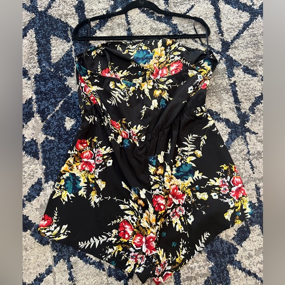 Strapless romper - Picture 2 of 3